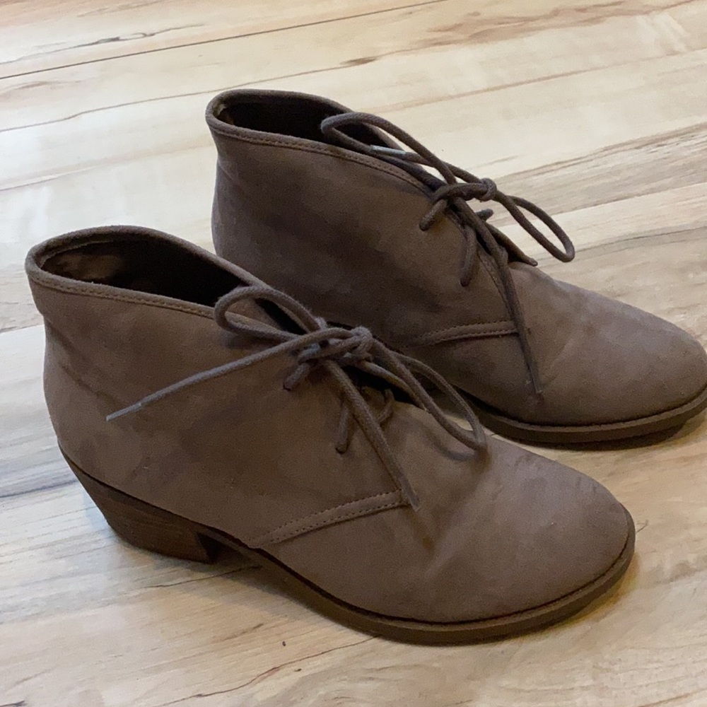 Carlos Graham 7.5 Heel Ankle Booties - Picture 6 of 8